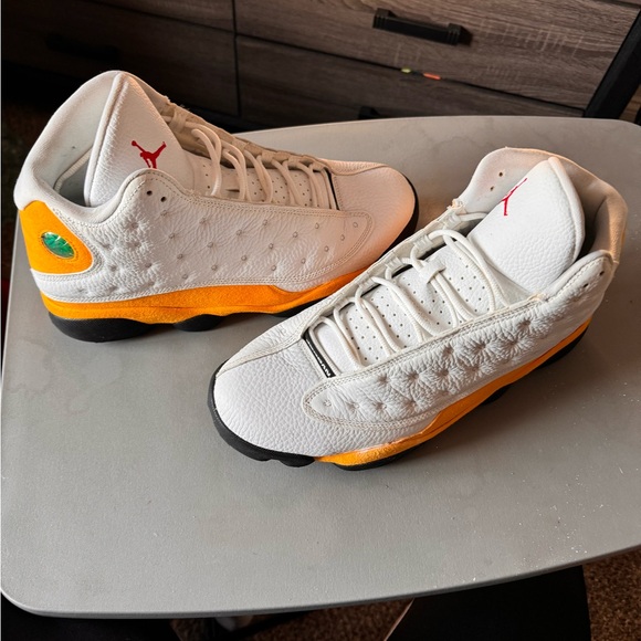 Athletic_Shoes